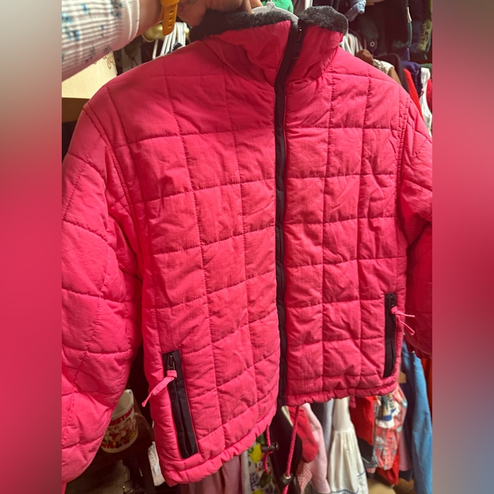 Vintage kids pink quilted jacket w/ fuzzy black w/fuzzy black lining sizes 7/8
